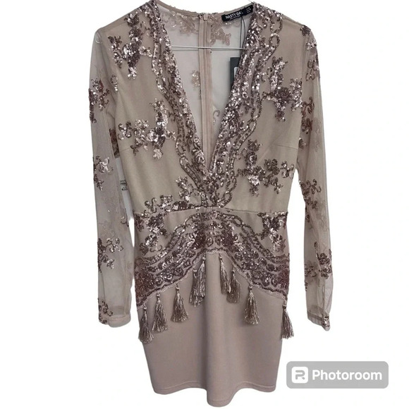 NWT SEQUIN DRESS- HOW LOW CAN YOU GO. Date night, prom, occasion mini sz6 - Picture 4 of 9